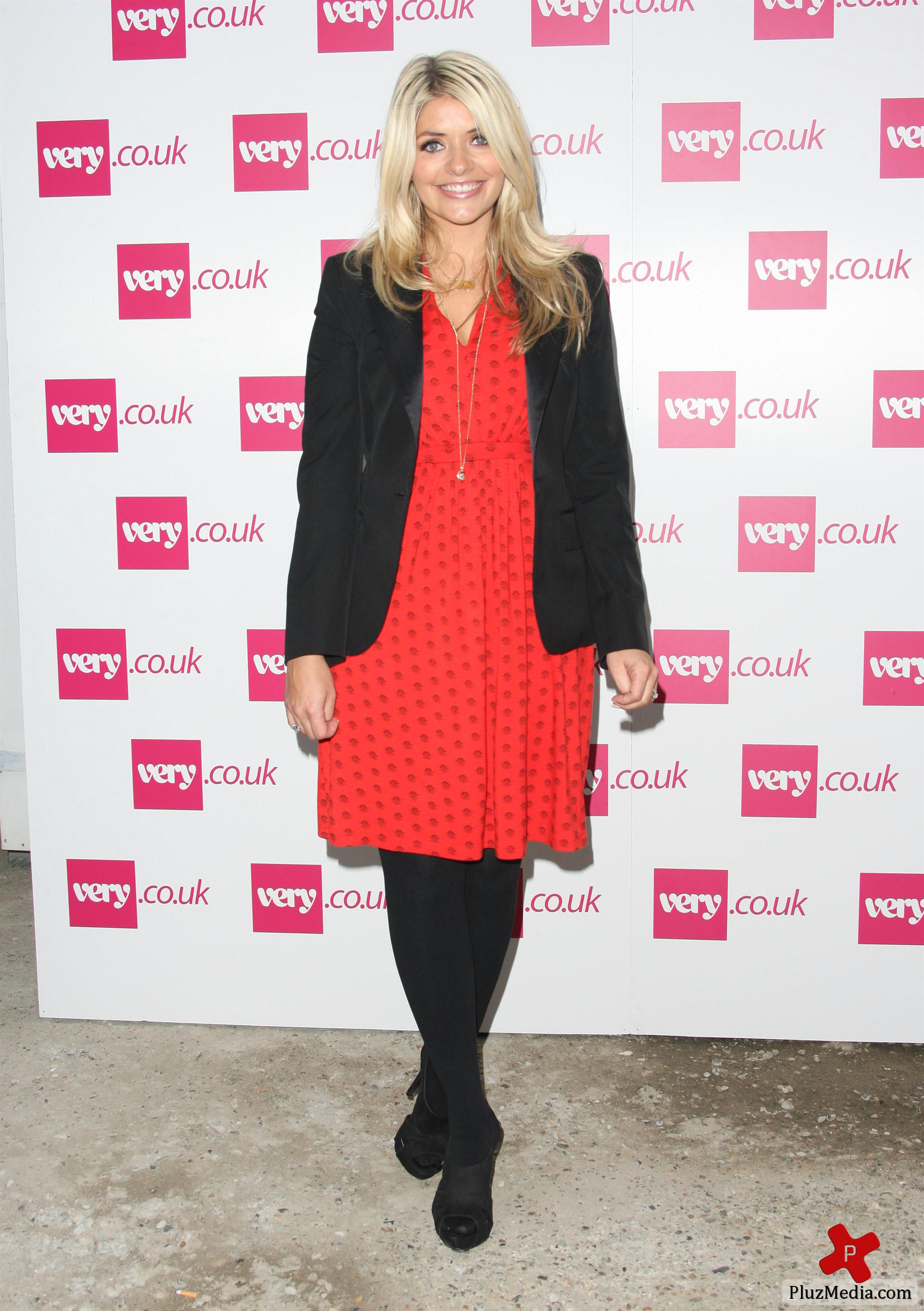 Holly Willoughby - London Fashion Week Spring Summer 2012 - Very - Arrivals | Picture 83167